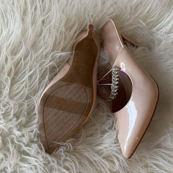 New BCBG Generation Embellished Slide Heels
Nude Pointy Choo Bing Toe 8.5 - Picture 7 of 7